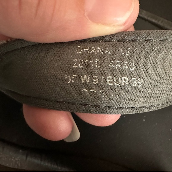 OluKai Ohana Women’s Flip Flops Sandals White Beach Weekend Relax Size 9 Thongs - Picture 12 of 13